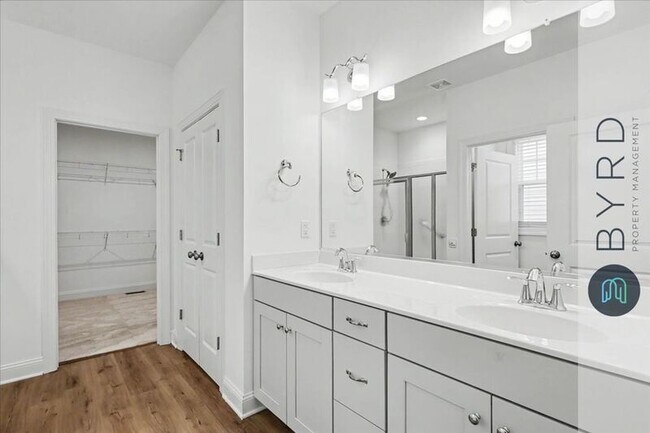 Building Photo - 9001 Sharpe Ct