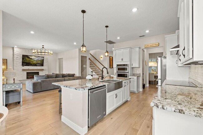 Building Photo - 9586 Meadow Hunt Way