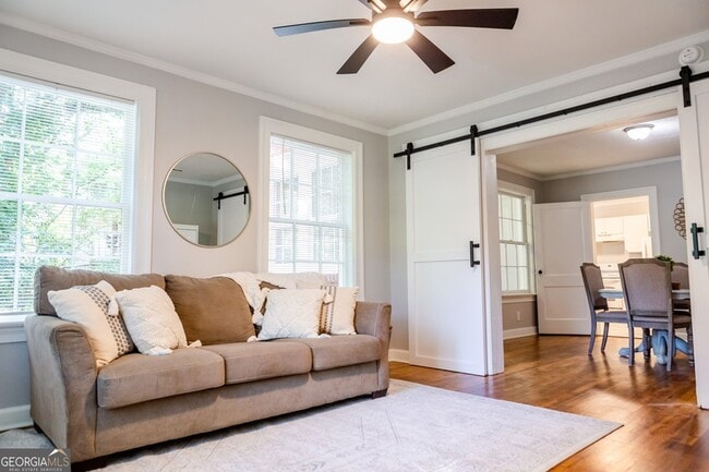 Building Photo - 111 E Screven St