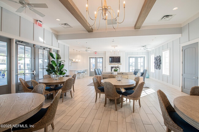 Building Photo - 259 Brandon Lks Dr