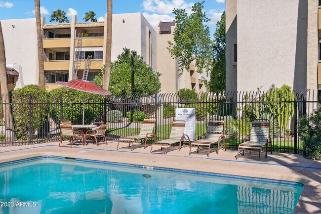 Building Photo - 7625 E Camelback Rd