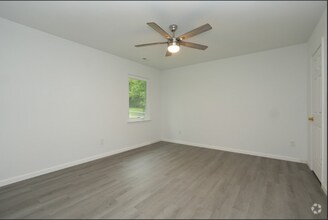 Building Photo - A beautiful house available in Williford