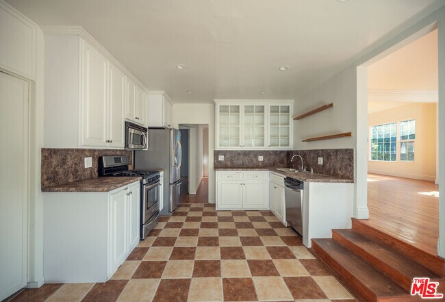 Building Photo - 4141 Verdugo View Dr