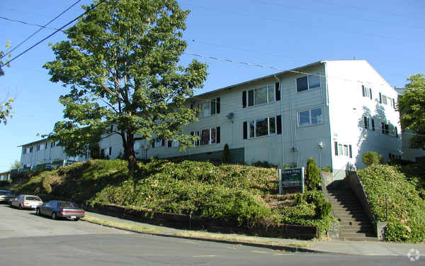 Building Photo - Crown Point Apartments