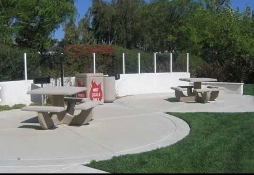 Building Photo - 1460 Rancho Rose Way