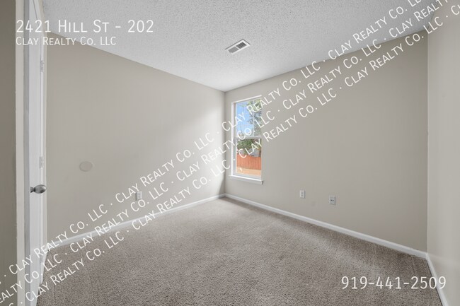 Building Photo - 2421 Hill St