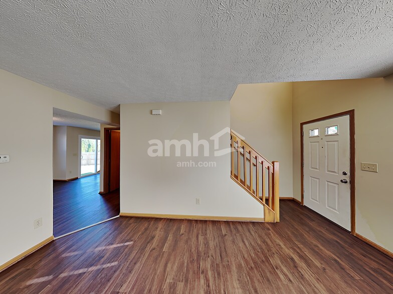 Building Photo - 1064 Amherst Blvd