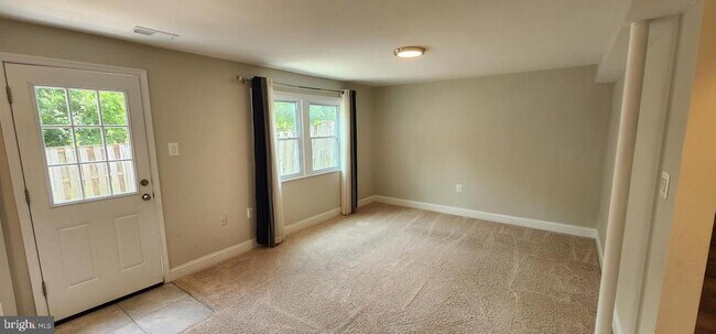 Building Photo - 13592 Bentley Cir