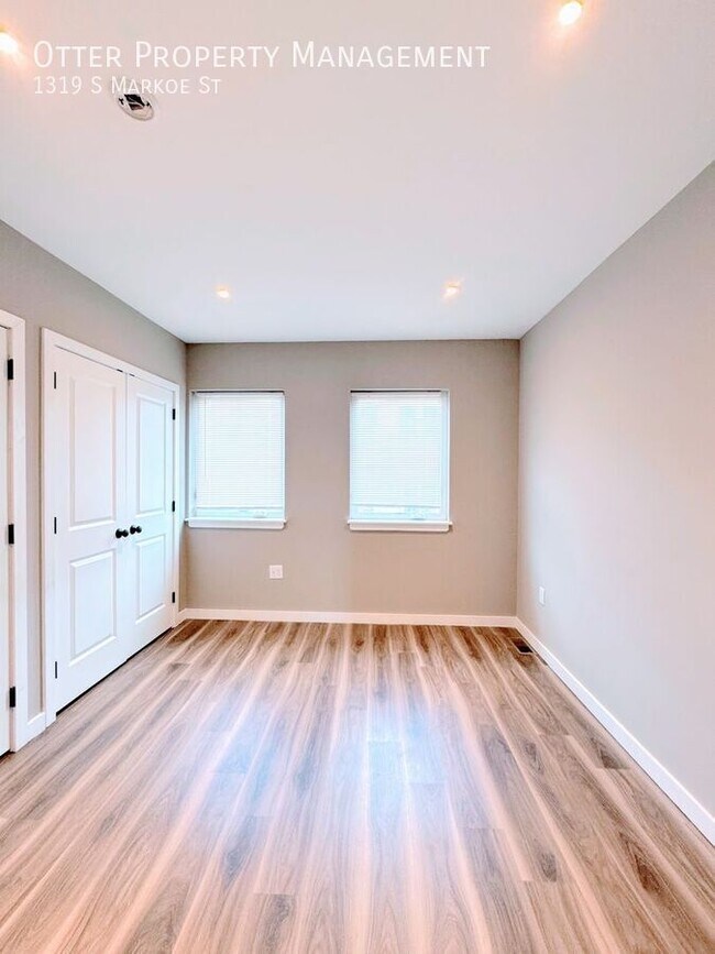 Building Photo - 1319 S Markoe St