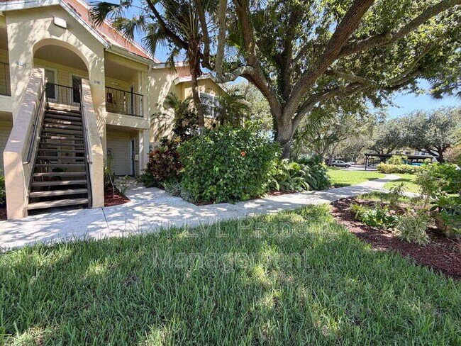 Building Photo - 12560 Equestrian Cir
