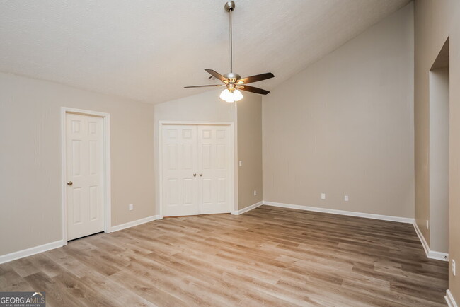 Building Photo - 5563 Newberry Point Dr