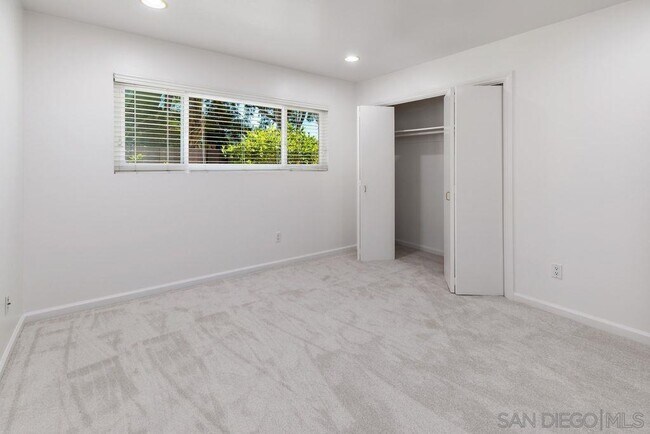 Building Photo - 8686 Cliffridge Ave
