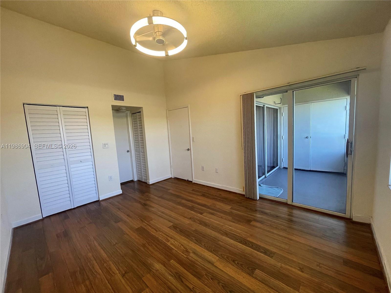 Building Photo - 2851 N Oakland Forest Dr