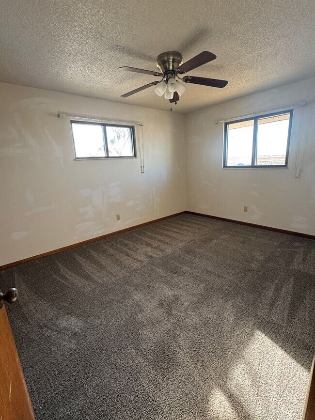 Building Photo - Country living at its best! Traditional farm house avail NOW