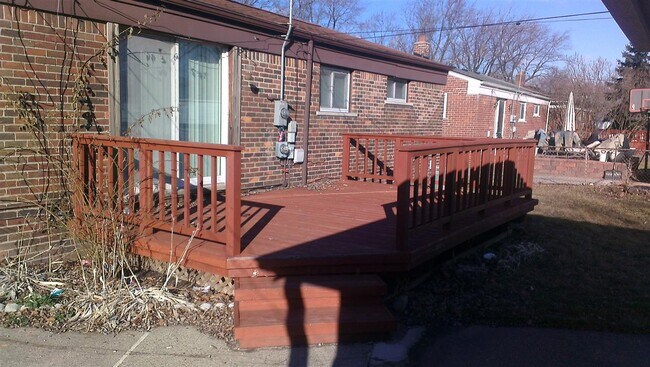 Building Photo - 22012 Logue Ave