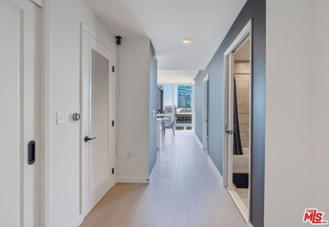 Building Photo - 1050 S Grand Ave