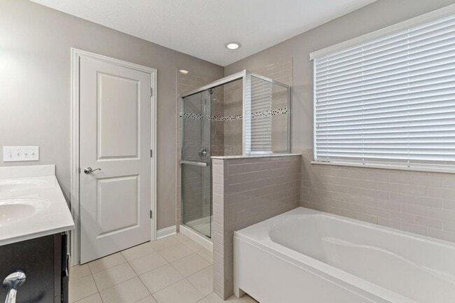 Building Photo - 5912 Danann Dr