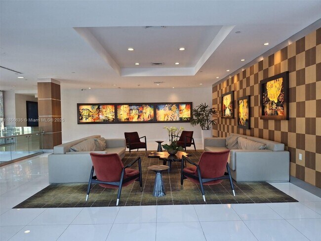 Building Photo - 1800 N Bayshore Dr