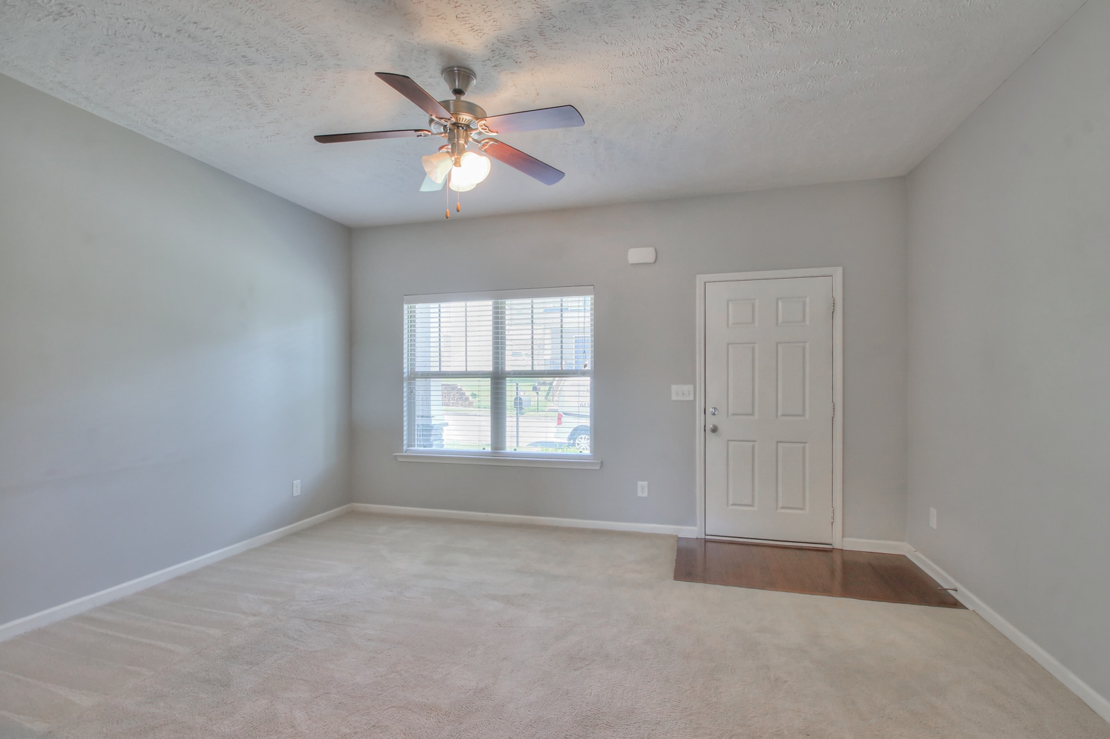 Living Room - 1514 Sprucedale Dr