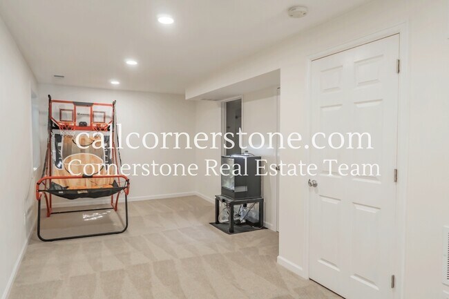 Building Photo - 5251 Lone Star Pl
