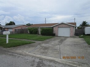 Building Photo - 1155 Royalwood Dr