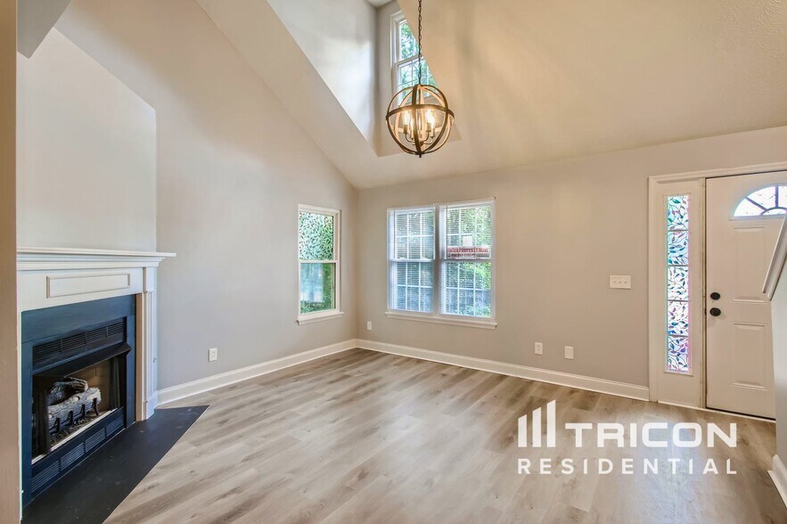 Building Photo - 133 Walton Village Dr