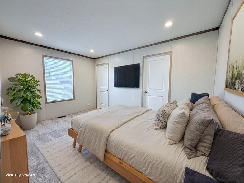 Building Photo - 52758 S Yorktown Ct