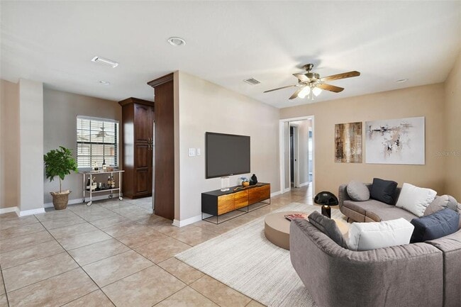 Building Photo - 4002 W Mullen Ave