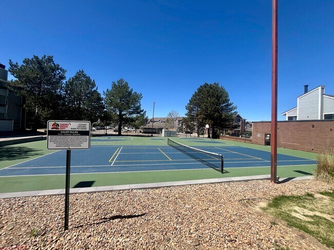 Building Photo - **$500 Move in Special**  Updated Spacious 1 bed/1 bath in Aurora