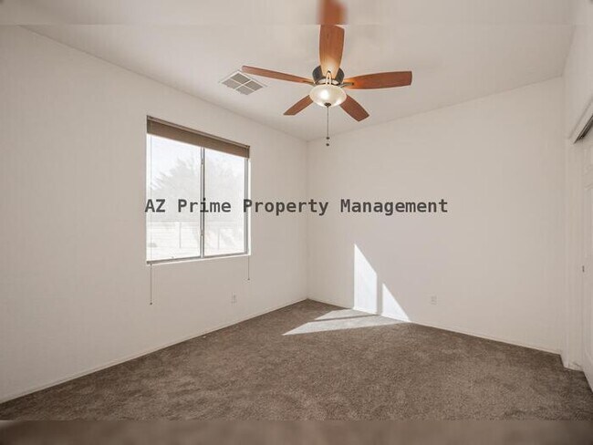 Building Photo - 2419 W Darrow St