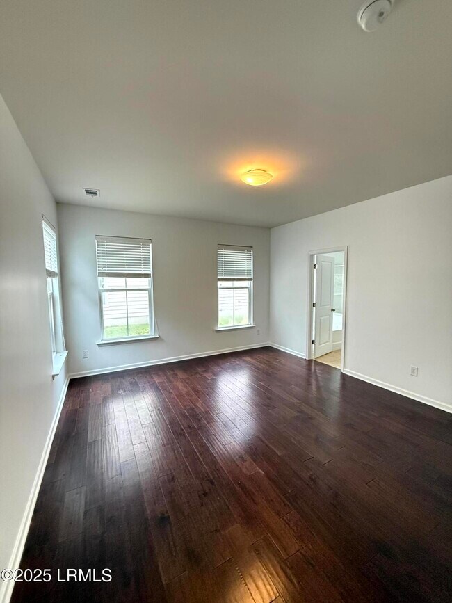Building Photo - 17 Riversbridge Ct