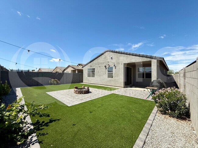 Building Photo - 9009 W Agora Ln