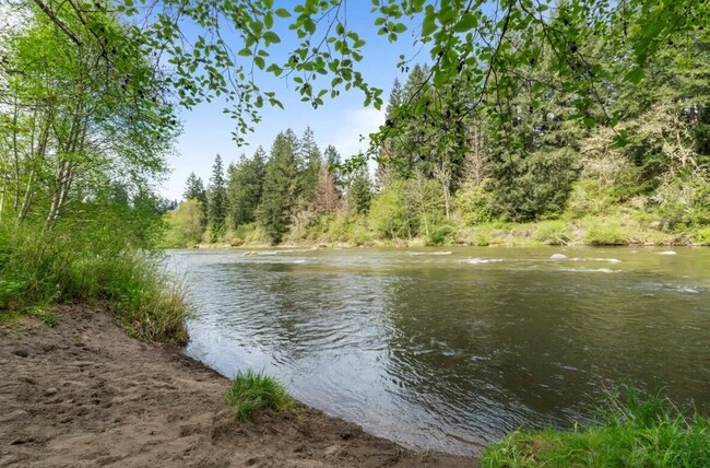 Building Photo - 16522 Mimosa Ct SE