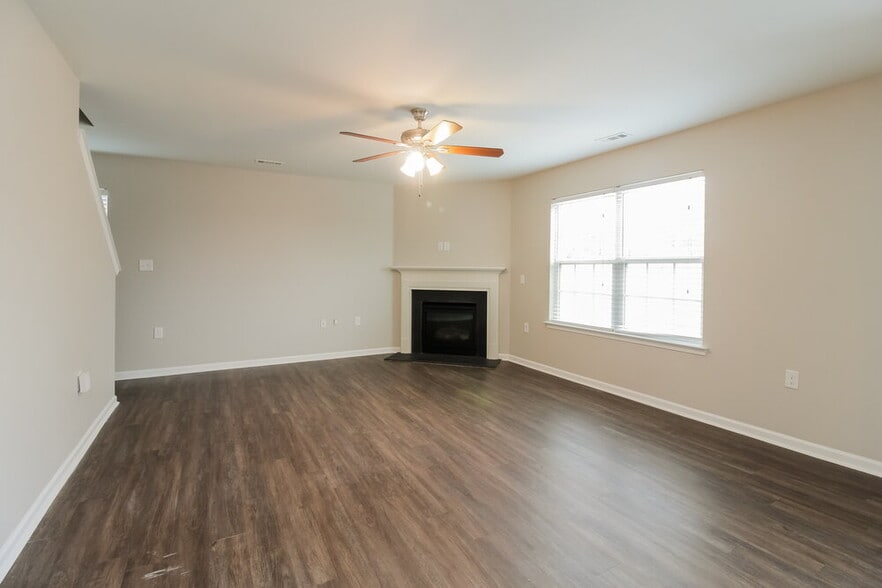 Building Photo - 2836 Westbury Ct