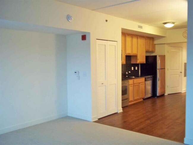 Building Photo - 111 N Ashley St