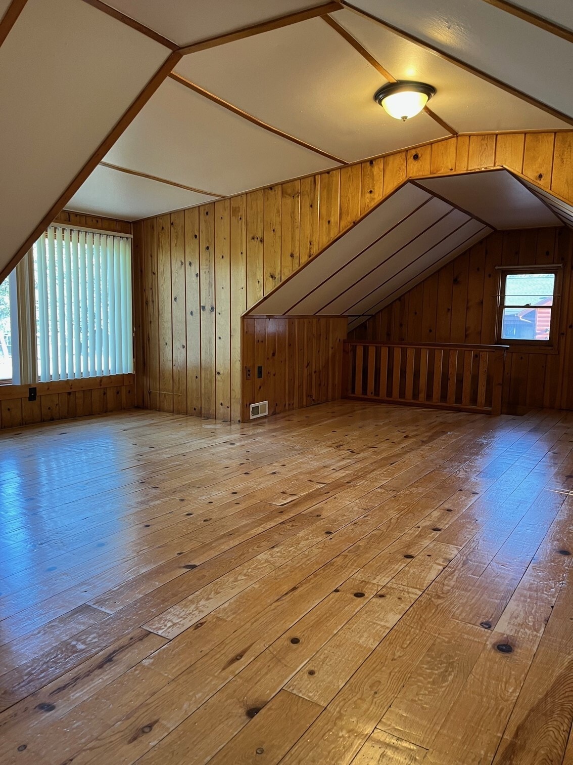 Loft/Bedroom - 604 Aspen Ave