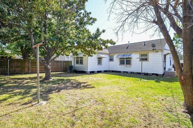 Building Photo - 7707 Scanlock St