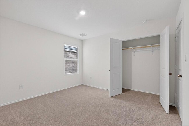 Building Photo - 107 Herald Dr