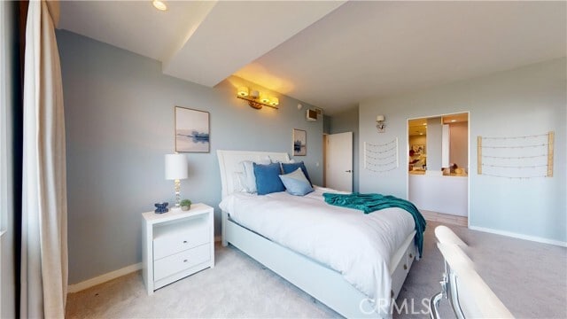 Building Photo - 818 N Doheny Dr