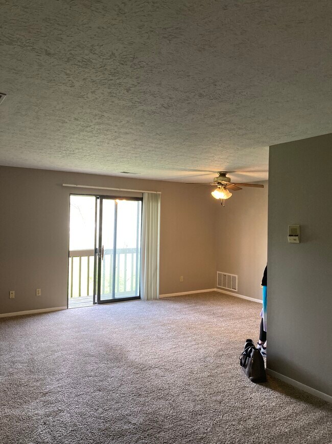 Building Photo - 7213 Creekview Dr