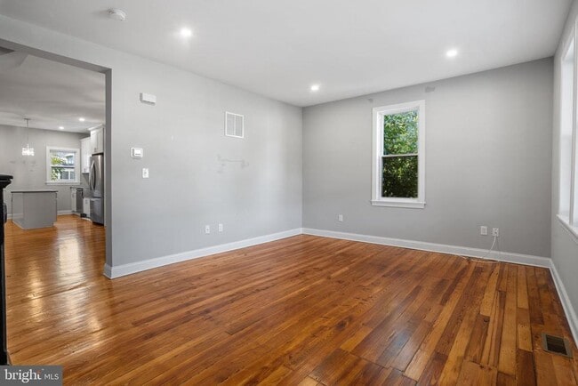 Building Photo - 142 Snyder Pl