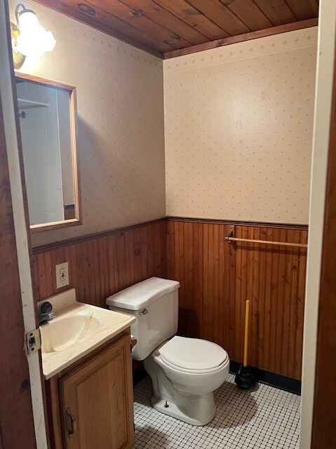 Building Photo - 2229 Seneca St