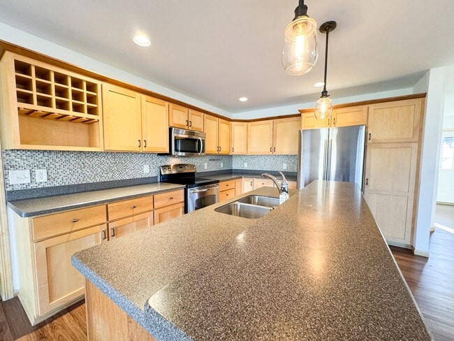 Building Photo - 1139 Cathedral Point Dr