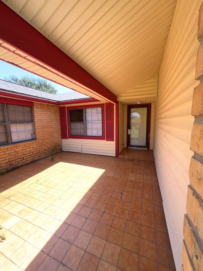 Building Photo - 14834 Keelby Dr