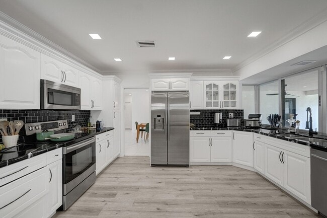 Building Photo - 3630 N 55th Ave