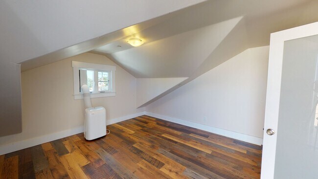 Building Photo - Updated and Spacious Coronado Townhome Ava...