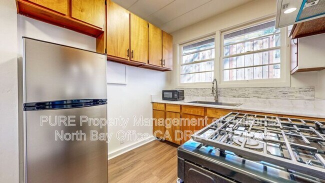 Building Photo - 4773 Montecito Ave
