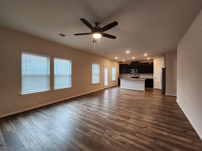 Building Photo - Large 4 Bedroom House in Meyers Landing / Fridge Included / Cute Front Porch / Yard/ CISD