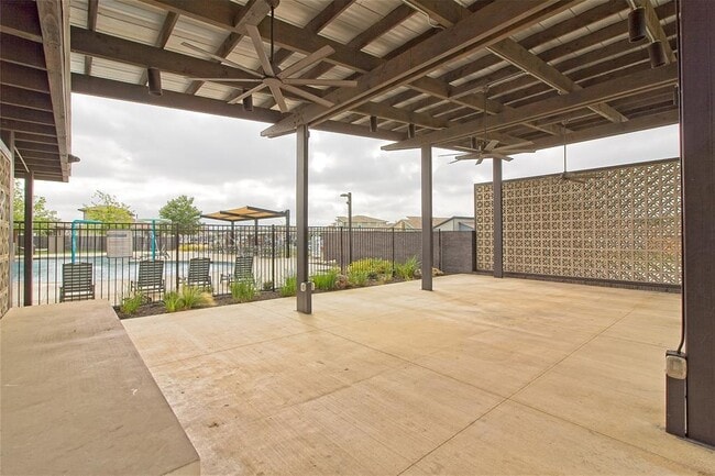 Building Photo - 200 Geminiflora Bend