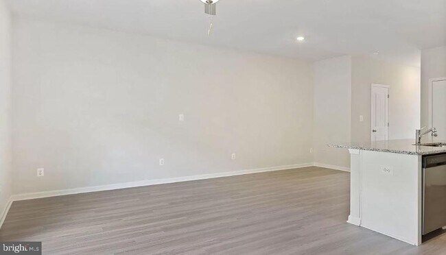 Building Photo - 58 Cramsford St